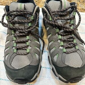 Oboz Hiking Shoes 9 - Excellent used condition. Worn twice.